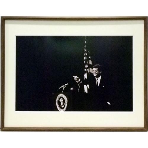 JOHN F. KENNEDY - Official Pointing / Framed Print