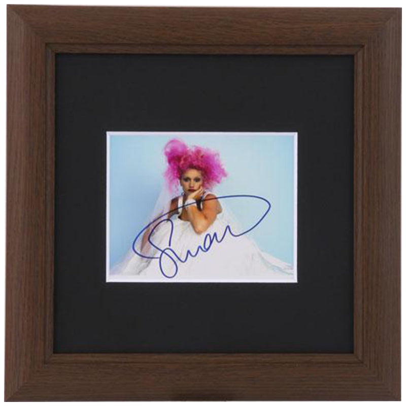 GWEN STEFANI - Treasure One Point Goods Gwen Stefani Autograph / Collectable